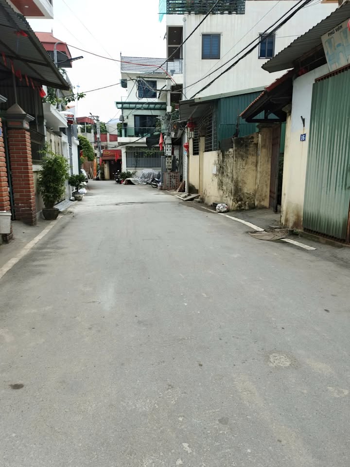 Nhà 4 tầng chính chủ tại Tượng Đài Thị Trấn Phùng 60m² - Nội thất sang trọng, giá chỉ 5 tỷ!