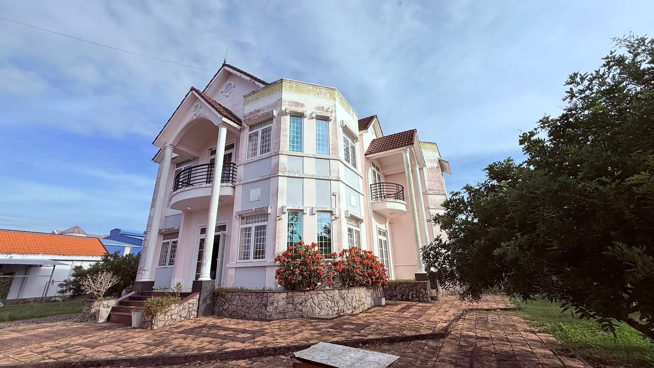 Biệt thự 2 tầng 13.200m² Quốc lộ 54, Lai Vung - Thích hợp nghỉ dưỡng, đầu tư!