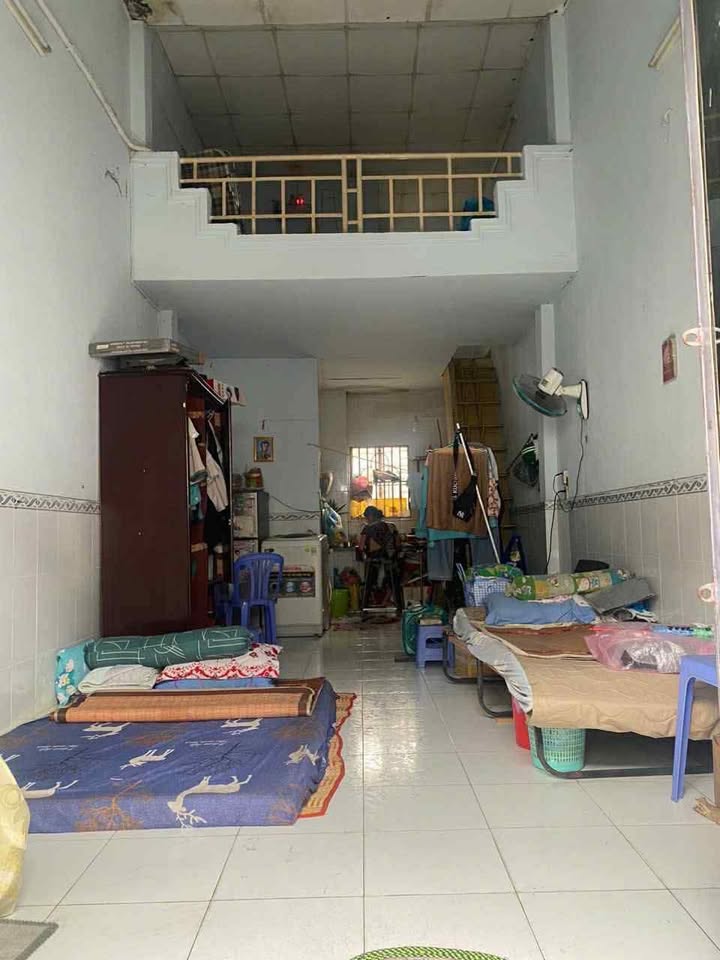 Nhà cấp 4 gác lửng Đông Thạnh 31.5m² giá 2.7 triệu - Thuận tiện sinh hoạt!