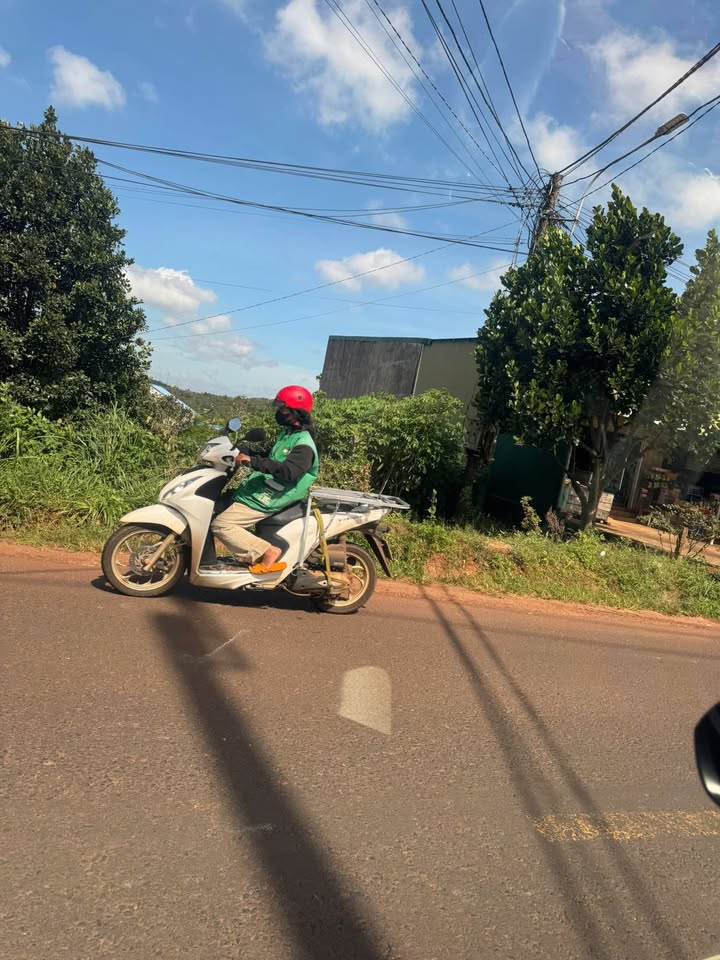 Đất mặt tiền đường Trần Phú, Gia Nghĩa, 300m² giá 2.5 tỷ - Kinh doanh thuận lợi!