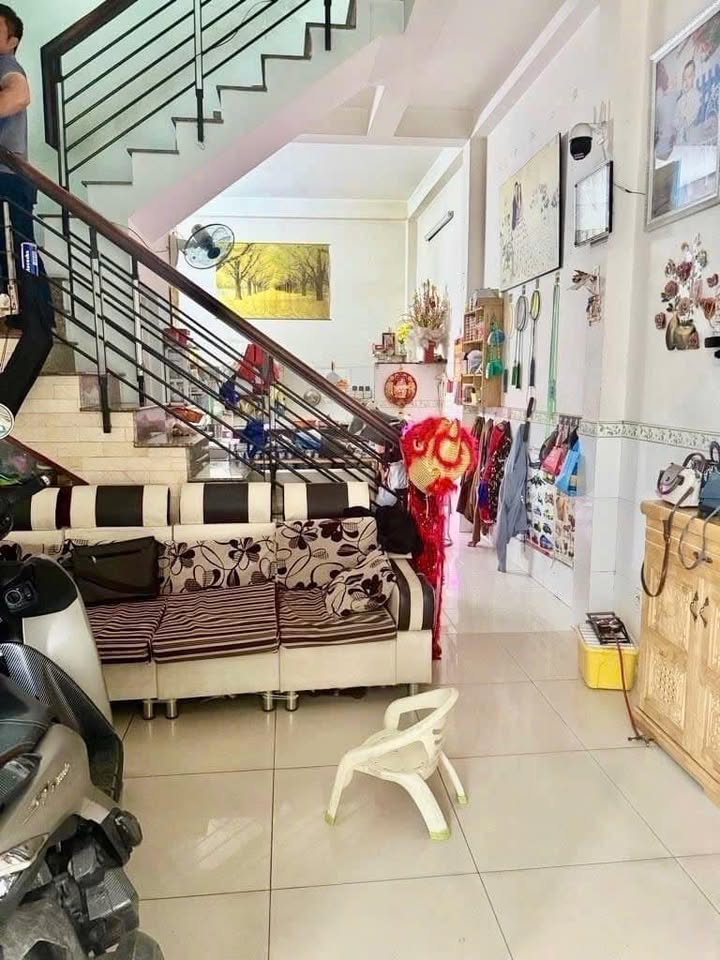 Nhà phố Đình Tân Khai, Bình Tân 40m² giá 4 tỷ - Nhà đẹp, thiết kế hiện đại!