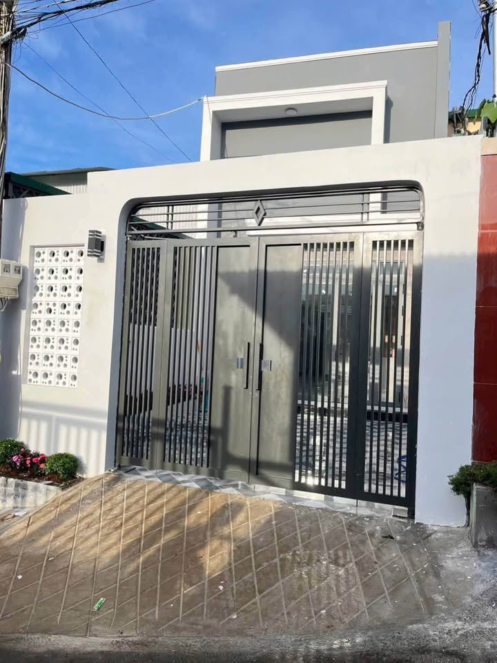 Nhà đẹp hẻm 90 Mạc Đĩnh Chi, Đà Lạt 110m² giá 3.25 tỷ - Thiết kế hiện đại, sân đậu ô tô!