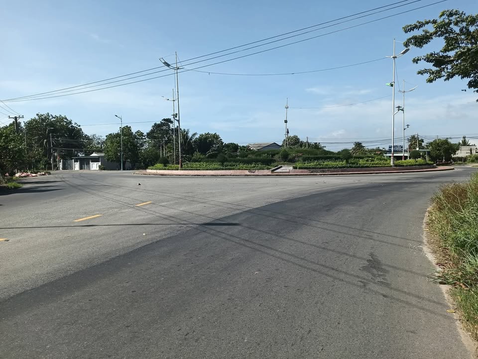 Lô Đất 100m² tại La Gi, Bình Thuận giá chỉ 1.1 tỷ - Đầu tư sinh lời ngay!