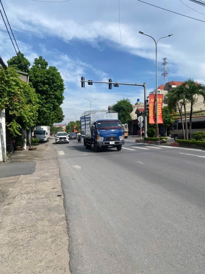 Nhà 2 tầng mặt Quốc lộ 32 Phú Thịnh 78.5m² giá chỉ 5 tỷ - Chính chủ bán gấp!