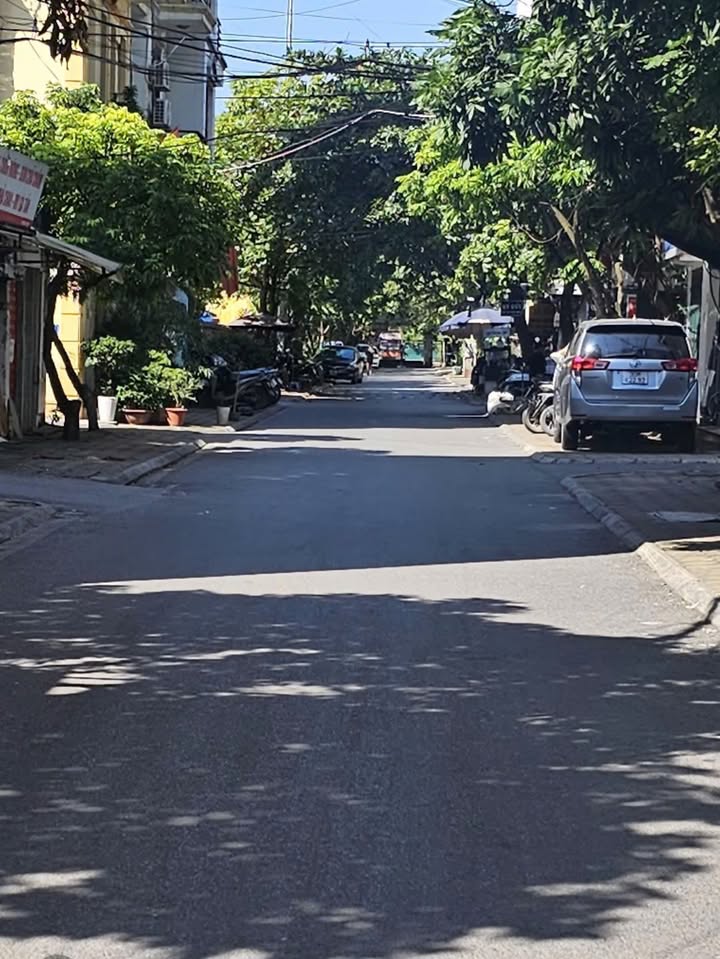 Nhà phố Trâu Quỳ 48m² giá 7.1 tỷ - Kinh doanh sầm uất ngay mặt ngõ!