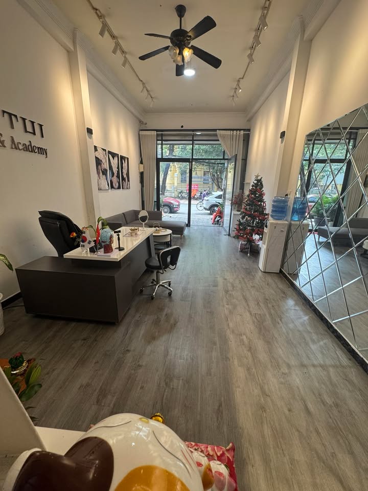 Cho thuê mặt bằng mặt tiền đường Trưng Nữ Vương, Hải Châu - Phù hợp làm nail, makeup, shop quần áo