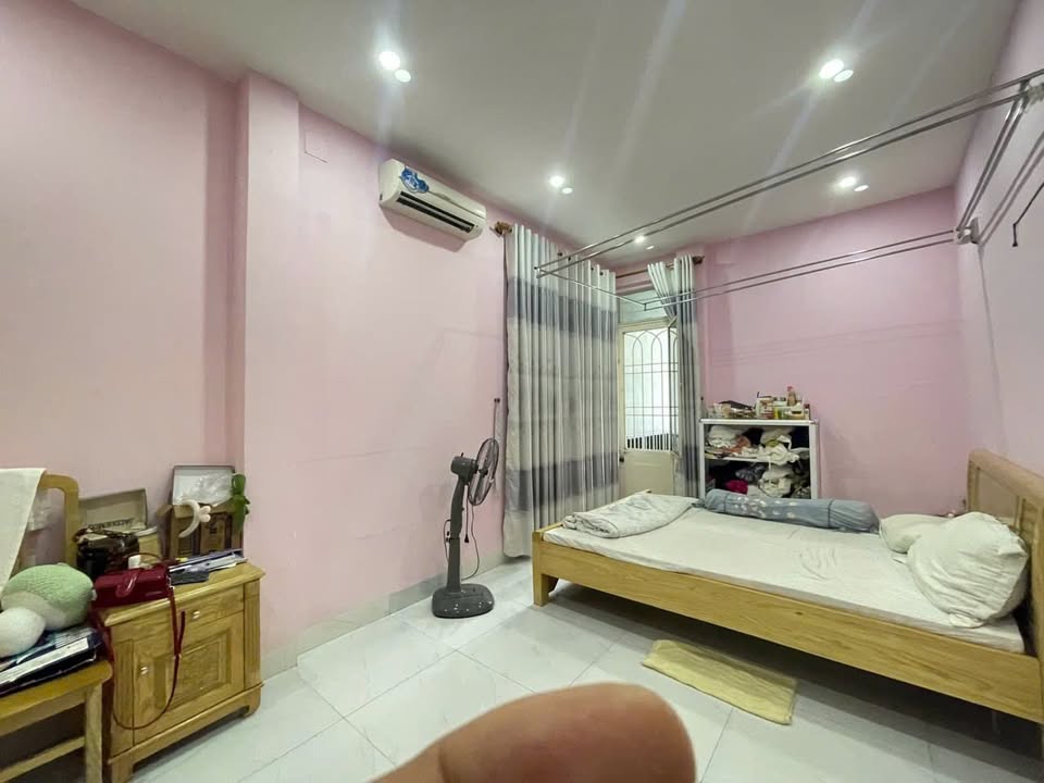 Nhà cho thuê 3 tầng mặt tiền Bùi Thị Xuân, Đà Nẵng 96m² - Nội thất đầy đủ, vào ở ngay!