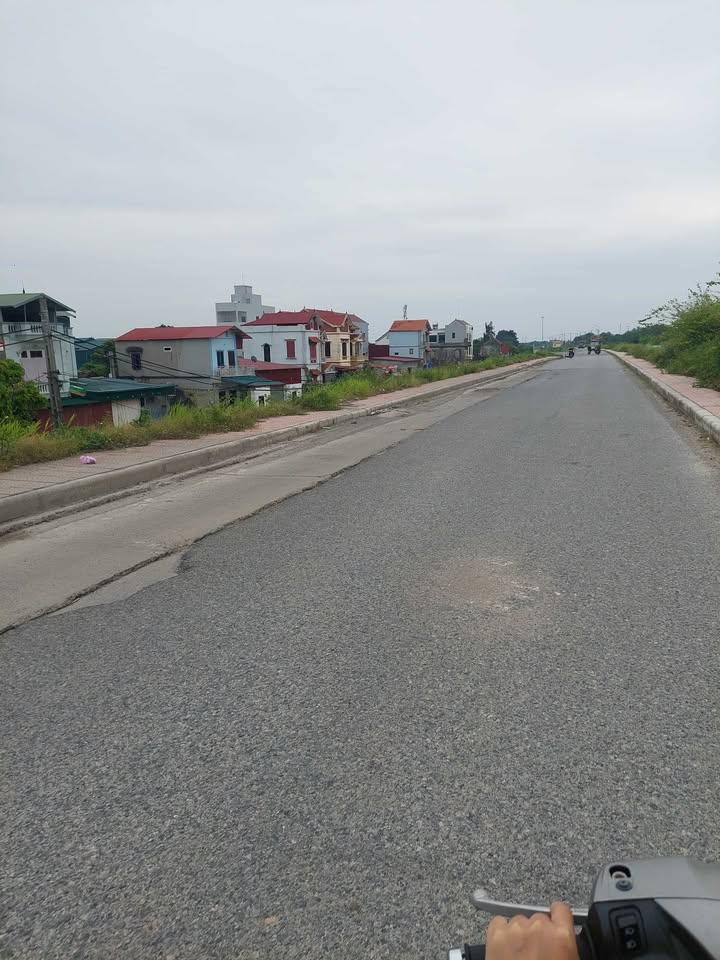 Nhà 2 tầng Dương Hà 50m² giá 3.1 tỷ - Nở hậu, Full nội thất!