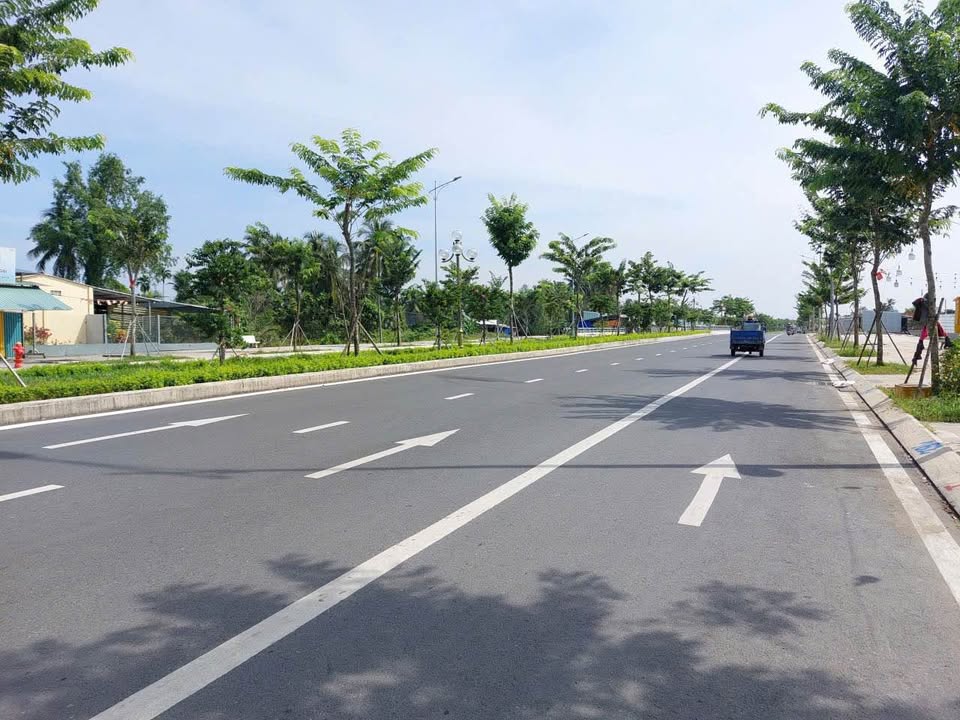 Bán đất thổ cư 304m² ĐL Đông Tây, Phú Khương, Bến Tre - Giá chỉ 12.768 tỷ!