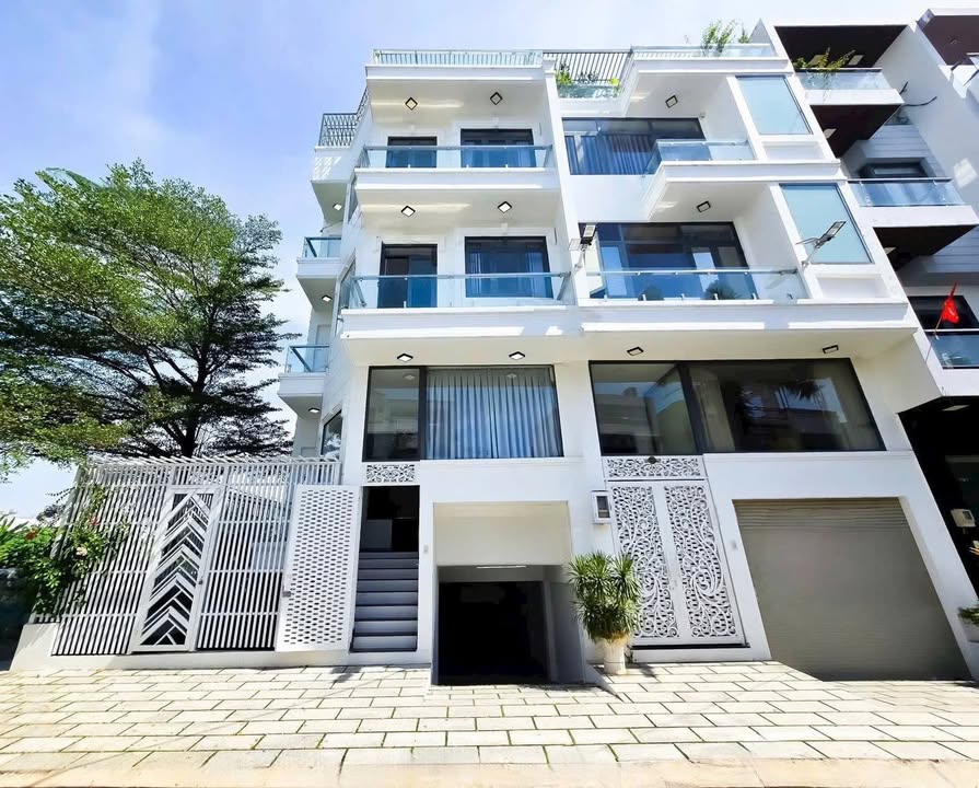 Nhà phố hiện đại 96m² Quận Nhà Bè giá 12.5 tỷ - Thiết kế sang trọng, tiện nghi!