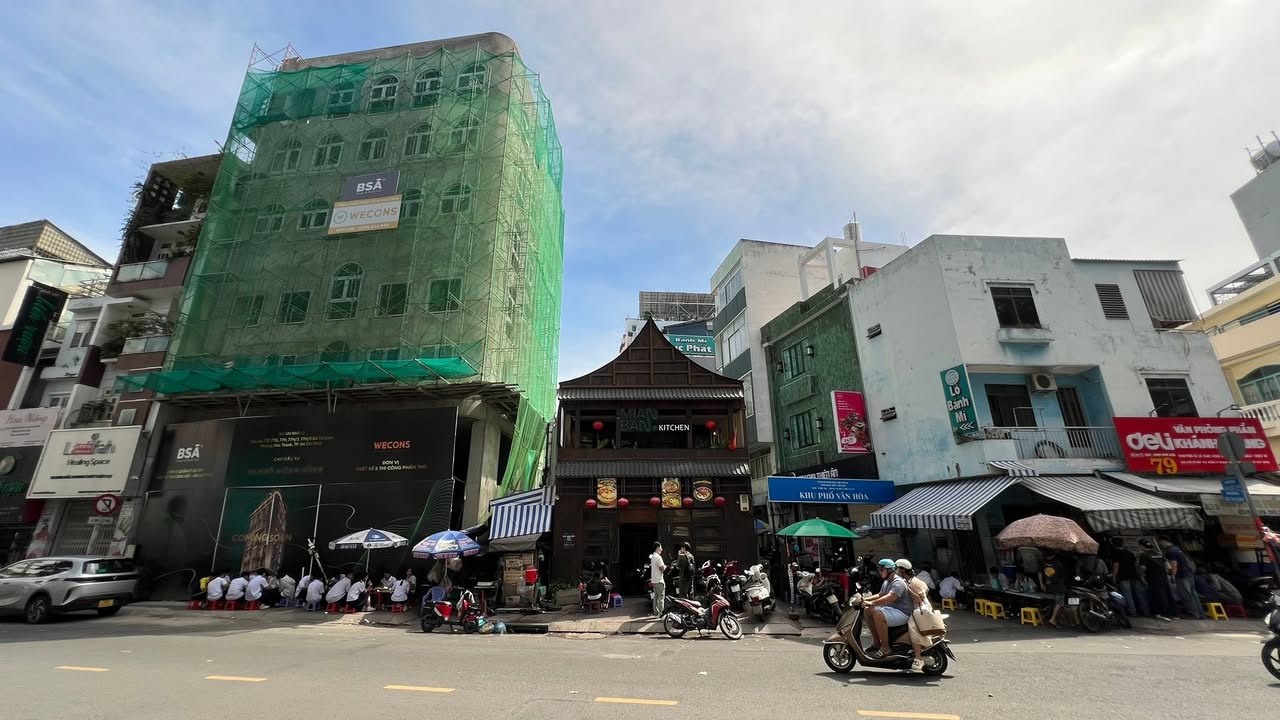 Nhà mặt tiền kinh doanh Bùi Thị Xuân Quận 1 giá 55 triệu - Đầu tư sinh lời ngay!