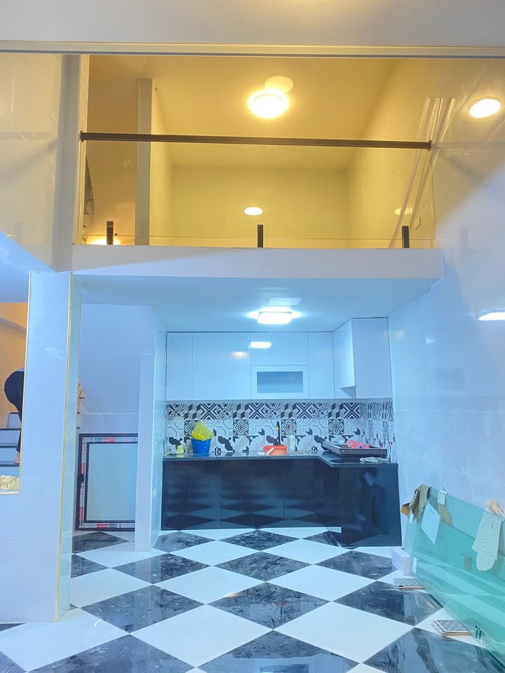 Nhà 5 tầng Phúc Tân 30m² giá 8 tỷ - Đầy đủ công năng, ngõ nông, ô tô vào gần!