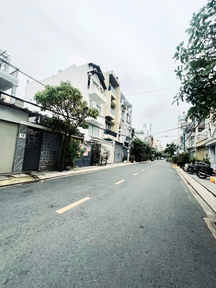 Nhà mặt tiền đường số Tân Quy, Quận 7, 138m² giá 12.9 tỷ - Pháp lý rõ ràng, thương lượng tốt!