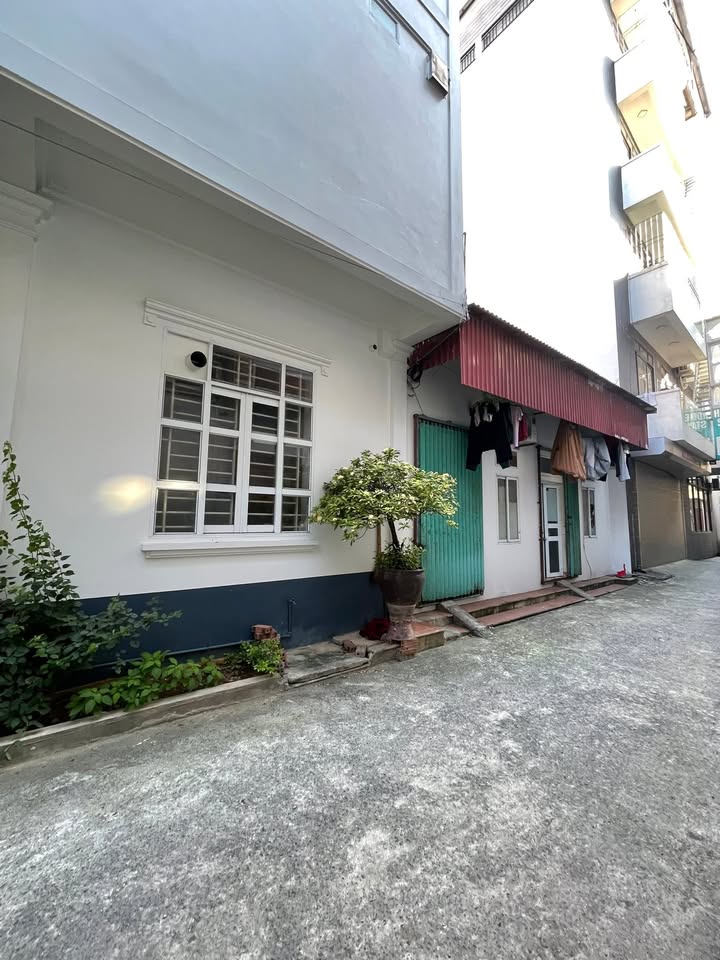 Nhà 3 tầng Nam Bình 105m² - Chính chủ bán gấp, thu nhập từ cho thuê!