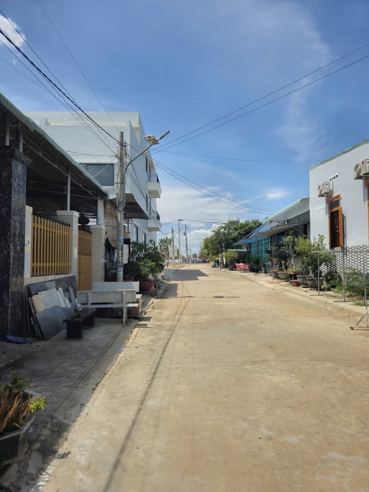 Nhà phố Tiến Hưng Đồng Xoài 100m² giá 1.5 tỷ - Chính chủ bán gấp!