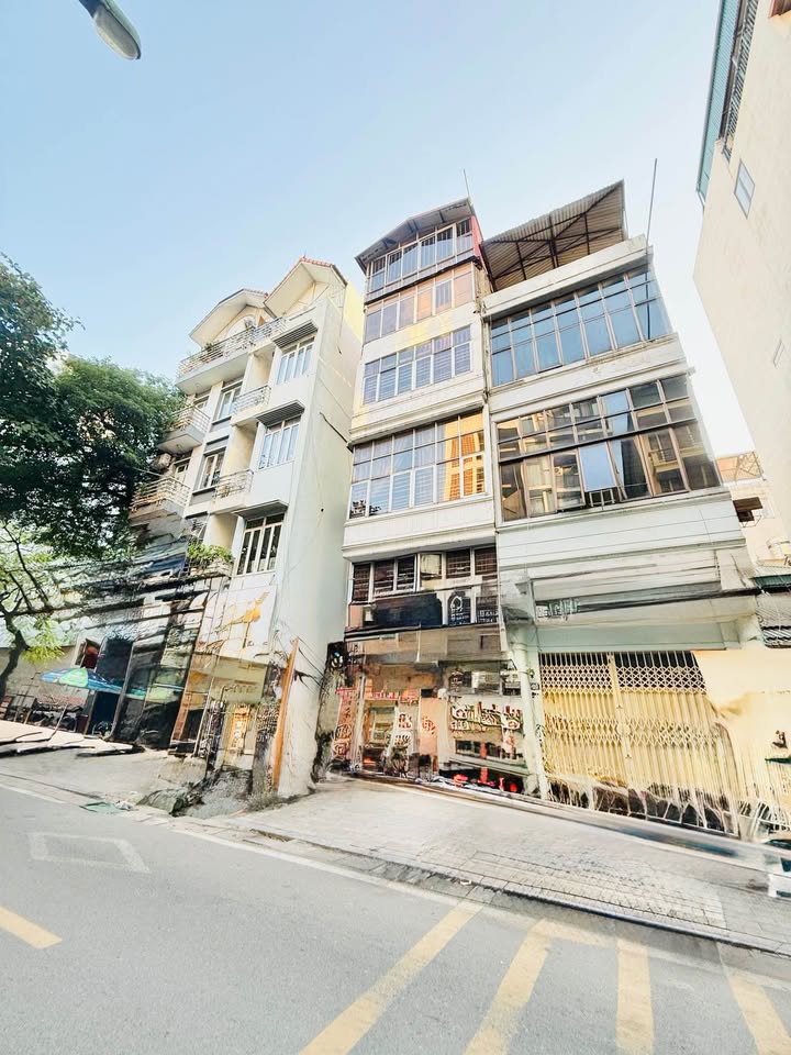 Nhà mặt phố Yên Phụ, Ba Đình 60m² giá 29 tỷ - Kinh doanh đa dạng, gần Hồ Tây!