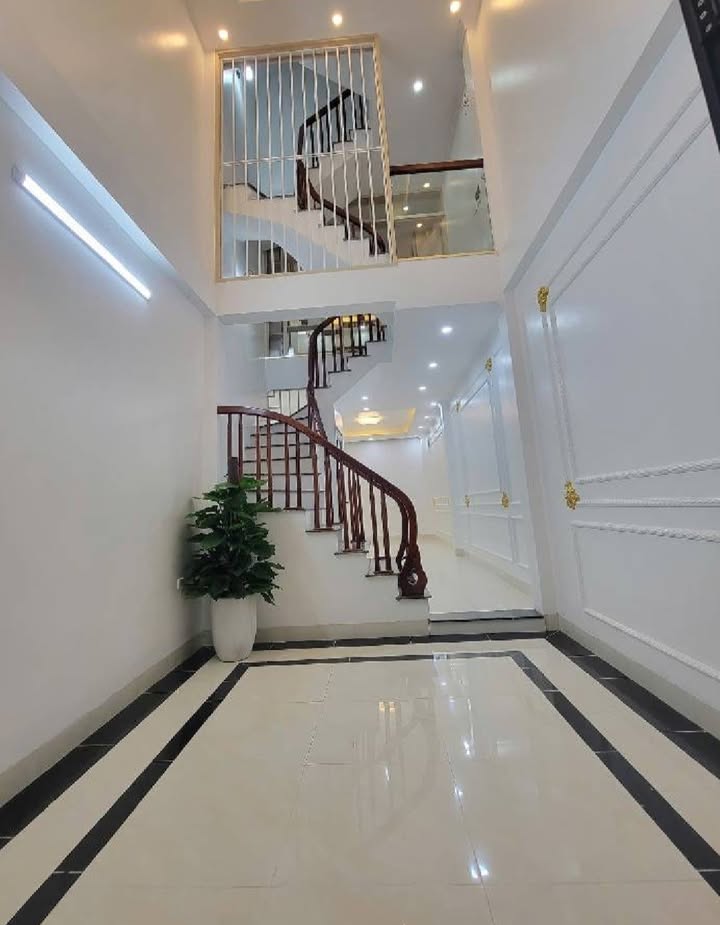 Nhà 5 tầng Đông Ngạc 51m² giá 8 tỷ - Đầu tư sinh lời ngay!