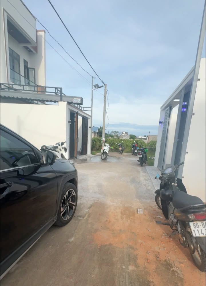 Nhà cấp 4 mới xây tại Phong Nẫm, Phan Thiết 100m² - Giá chỉ 1.7 tỷ, sẵn sàng vào ở!