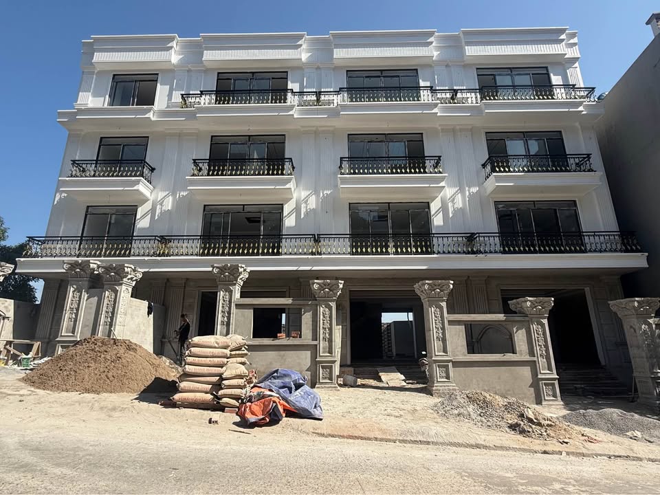 Nhà 4 Tầng Cao Cấp Tại Cao Xanh 53m² - Giá 5.5 Tỷ - Sẵn Sàng Về Ở Ngay!