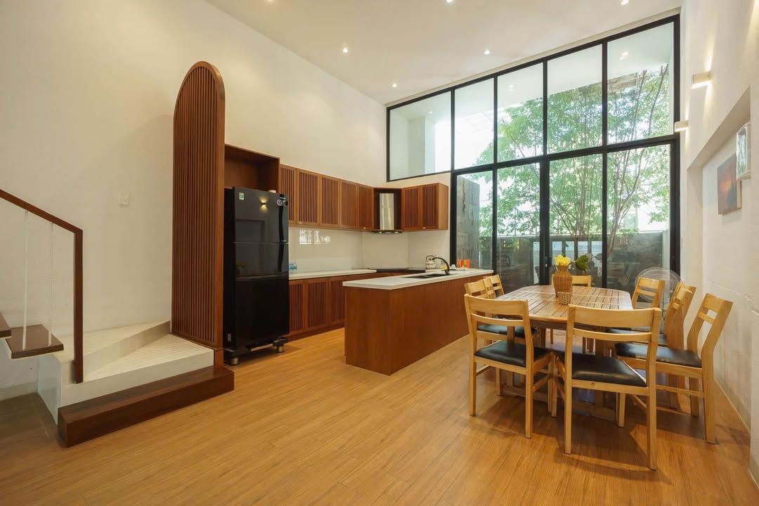 Nhà cho thuê 3 tầng đường Thích Quảng Đức, Nha Trang - Thiết kế đẹp, thoáng mát