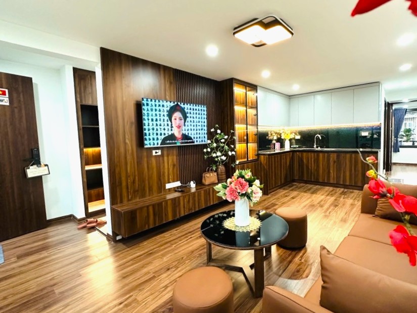 Căn hộ tập thể đường Quỳnh Mai, 88m² giá 5.09 tỷ - Ô tô tránh đỗ thoải mái!