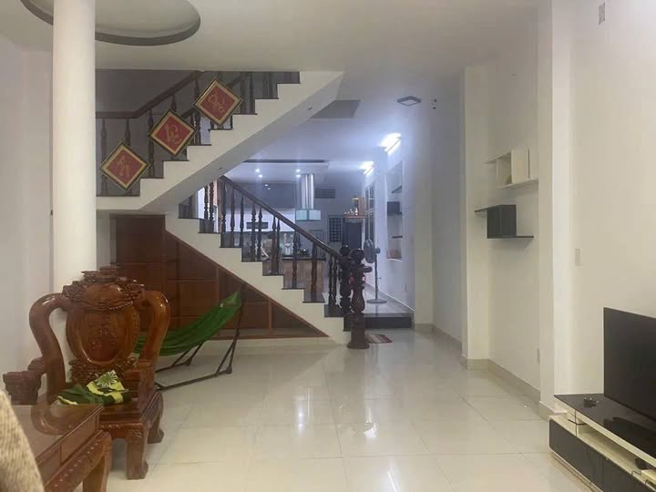 Nhà 3 tầng Mặt tiền đường Nguyễn Dữ, Khuê Trung 100m² giá 8.5 tỷ - Vị trí đắc địa gần BV Vinmec!