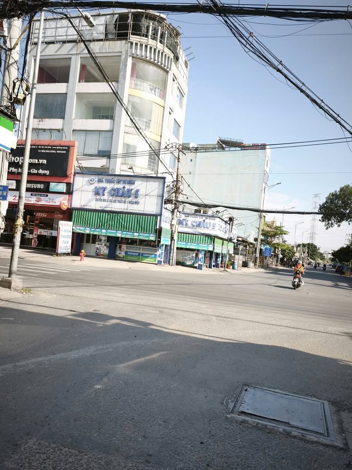 FrontHouse Thới Tam Thôn 100m² giá 5.9 tỷ - Vị trí kinh doanh đắc địa!