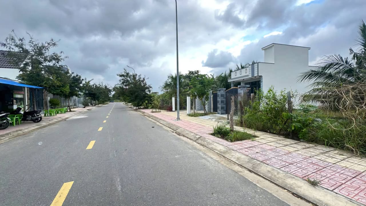 Đất mặt tiền đường Huỳnh Thúc Kháng Vạn Giã 114m² giá 1 tỷ - Cơ hội đầu tư tuyệt vời!