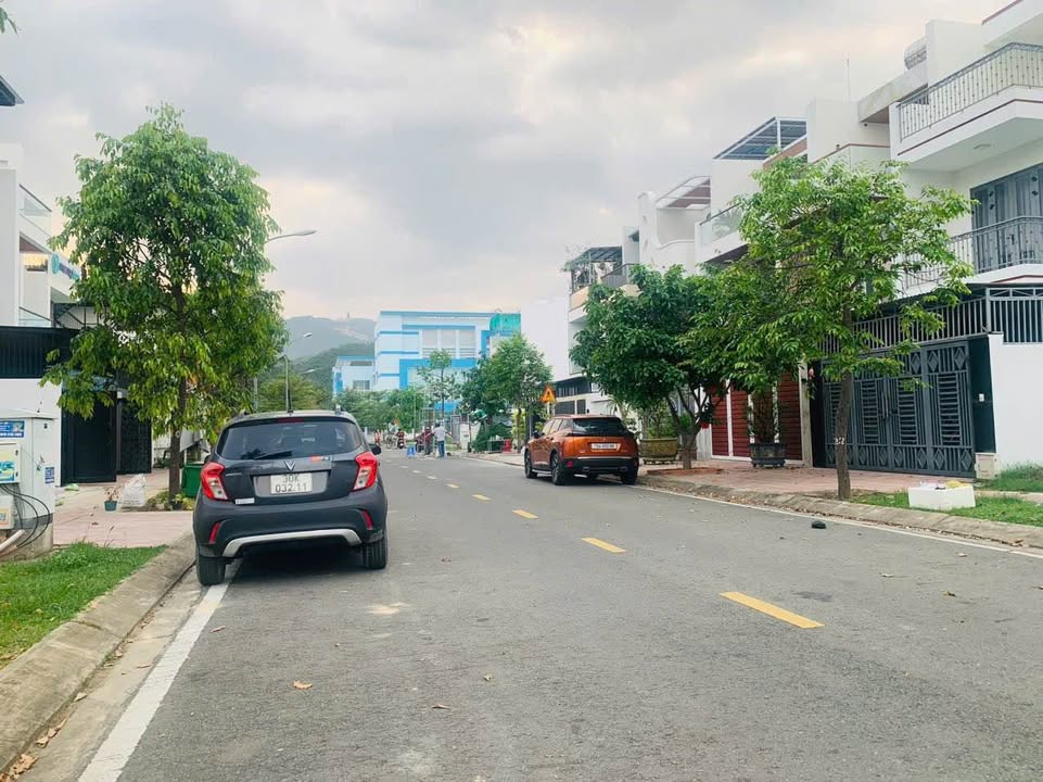 Đất nền mặt đường số 9 Nha Trang 100m² giá 6.175 tỷ - Vị trí đắc địa cho đầu tư!