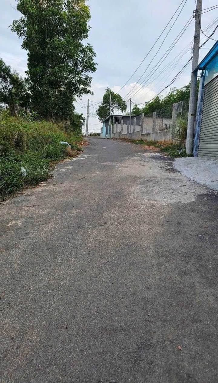 Đất xây trọ Tân Uyên 957m² giá 4.2 tỷ - Cơ hội đầu tư hiếm có!