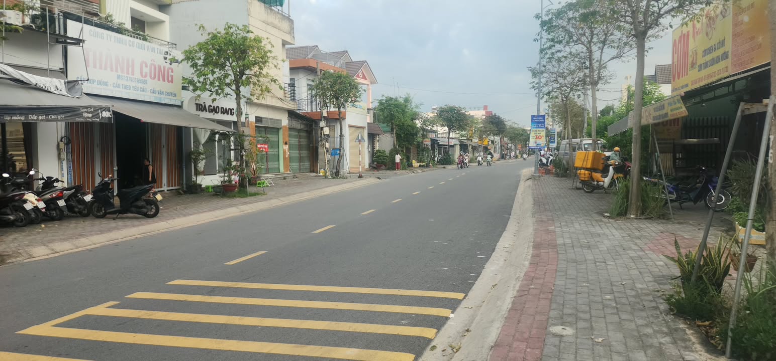 Khách sạn 5 tầng mặt tiền đường N6 Thủ Dầu Một 650m² giá 36 tỷ - Kinh doanh đắc địa!