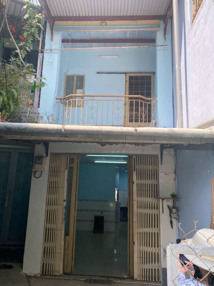 Nhà hẻm thông kinh doanh - Đường Số 11, Bình Hưng Hòa, 1.96 tỷ - Sẵn sàng vào ở!