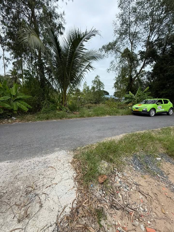 Đất nền mặt tiền đường nhựa 400.8m² tại xã Long Hồ, Vĩnh Long - Giá chỉ 1.403 tỷ VND!