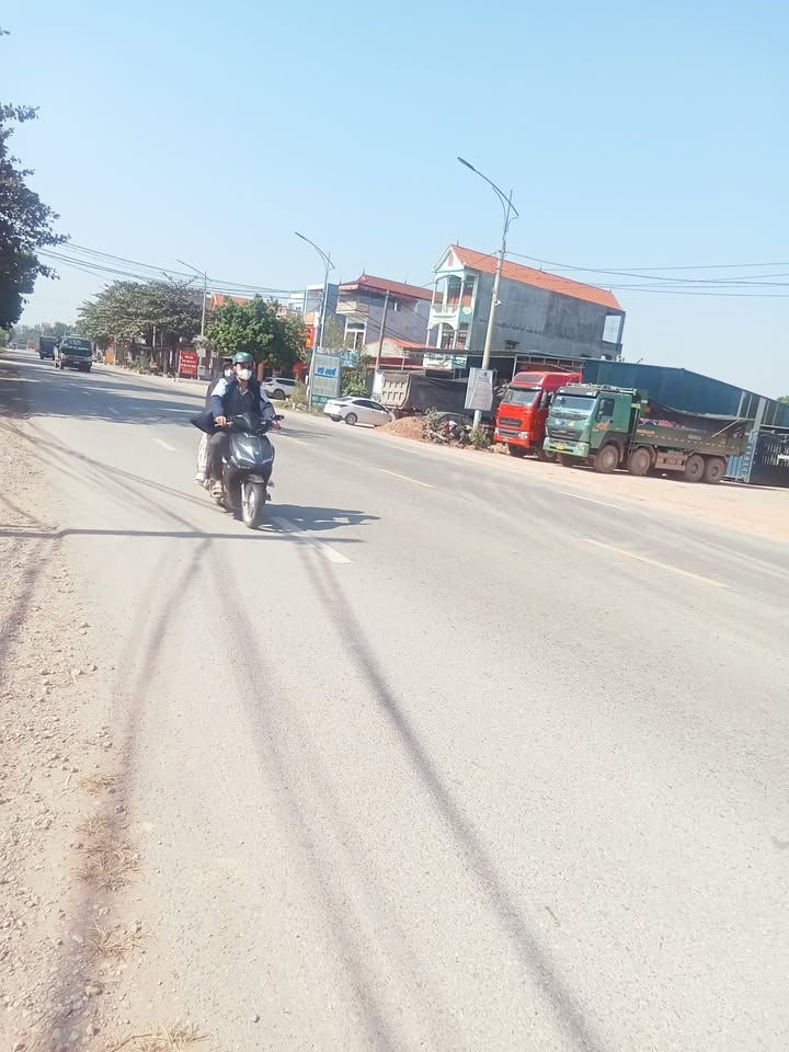 Đất nền Lục Nam 108m² giá 3 tỷ - Vị trí đắc địa, kinh doanh sầm uất!