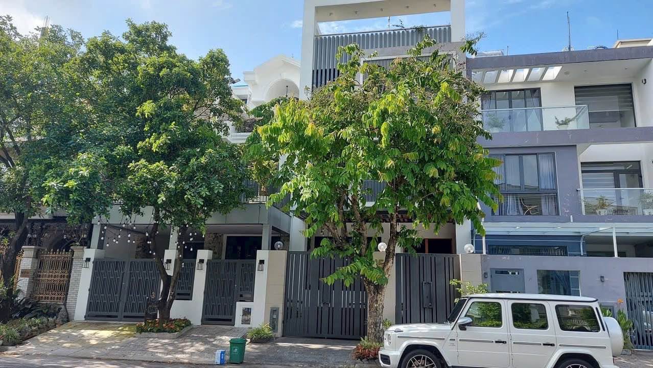 Biệt thự Tân Phú quận 7 126m² giá 48 tỷ - Căn hiếm với hợp đồng thuê 65 triệu/tháng!