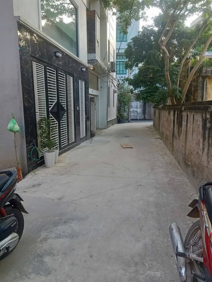 Đất nền Đông Ngạc 50m² giá chỉ 8 tỷ - Mặt tiền rộng, ô tô vào tận nơi!