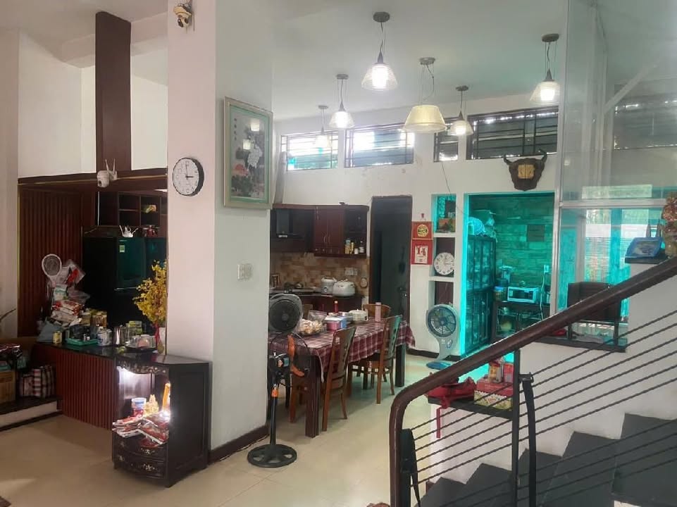 Biệt thự Hiệp Bình Chánh 230m² giá 20.5 tỷ - Sát công viên, vị trí vàng!