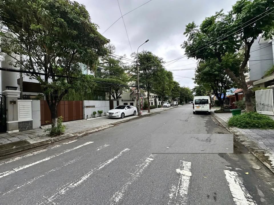 Nhà 2 tầng mặt tiền đường Nguyễn Dữ, Đà Nẵng 242m² giá 17 tỷ - Kinh doanh thuận lợi!