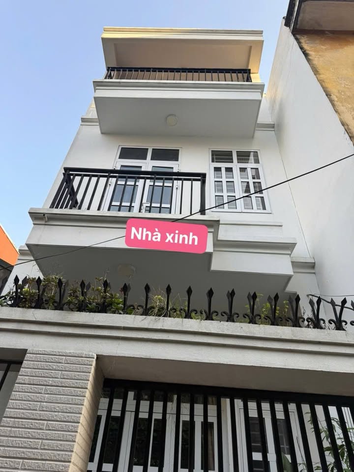 Nhà riêng Thạch Bàn Long Biên 58m² giá 8 tỷ - Ô tô vào tận nhà!