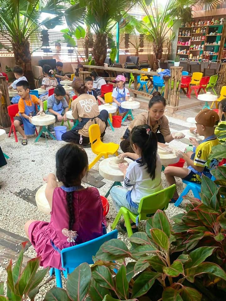 Store cho thuê mặt bằng góc quán cà phê Đà Nẵng - Sẵn sàng kinh doanh ngay!