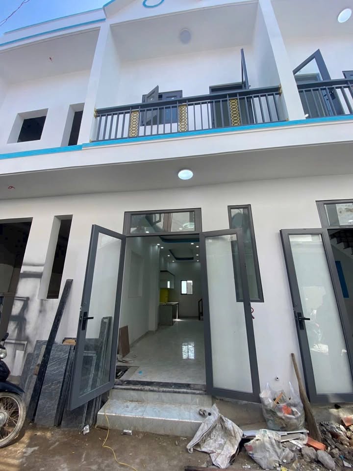 Nhà mới xây tại Đức Hòa 34m² giá 680 triệu - Hỗ trợ trả góp linh hoạt!