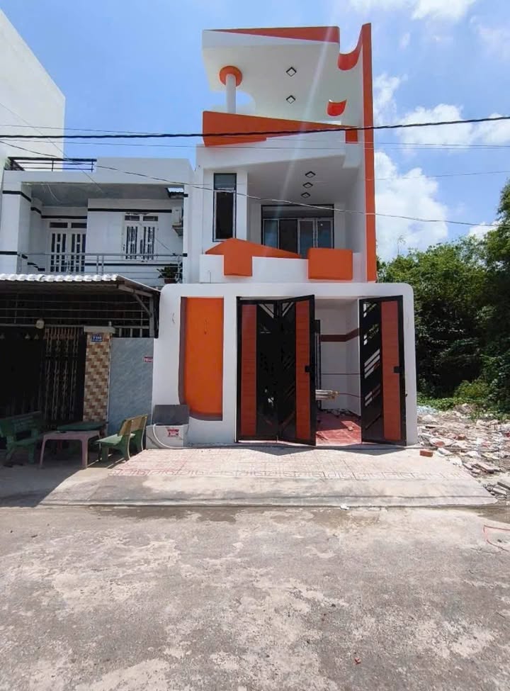 Nhà 2 tầng Long Trạch, Cần Đước 85m² giá chỉ 2.65 tỷ - Đường nhựa 10m, gần khu công nghiệp!