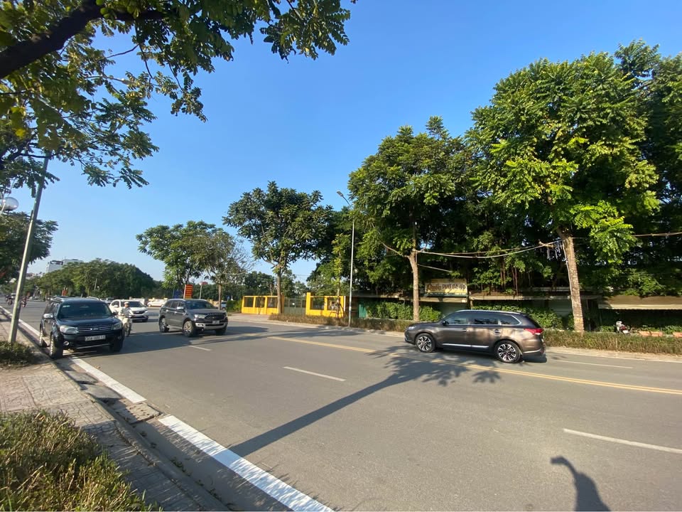 Cho thuê mặt bằng mặt phố Vũ Đức Thận, Việt Hưng, 500m² giá 38 triệu - Phù hợp cho xưởng sửa chữa ô tô!