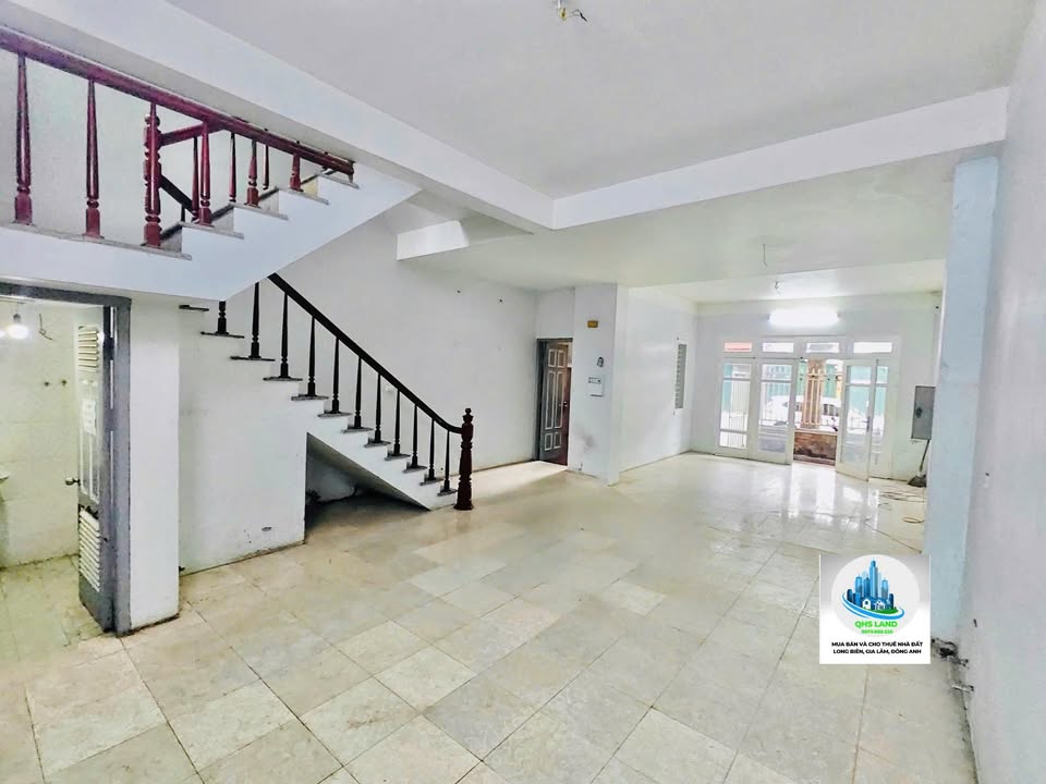 Cho thuê nhà nguyên căn mặt phố Việt Hưng 96m² giá 25 triệu - Phù hợp ở mọi lĩnh vực kinh doanh!