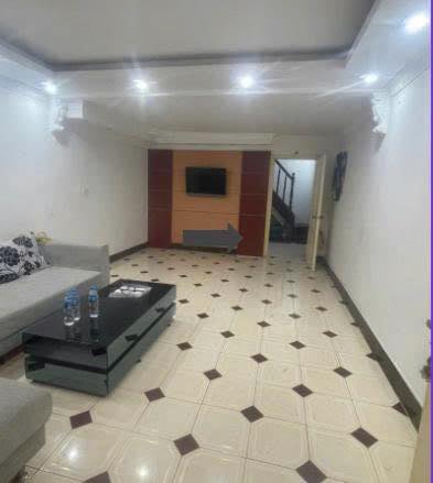 Nhà cho thuê tại Tạ Quang Bửu, Hai Bà Trưng - Diện tích 50m² giá 12 triệu/tháng - Vị trí thuận lợi, an ninh tốt!