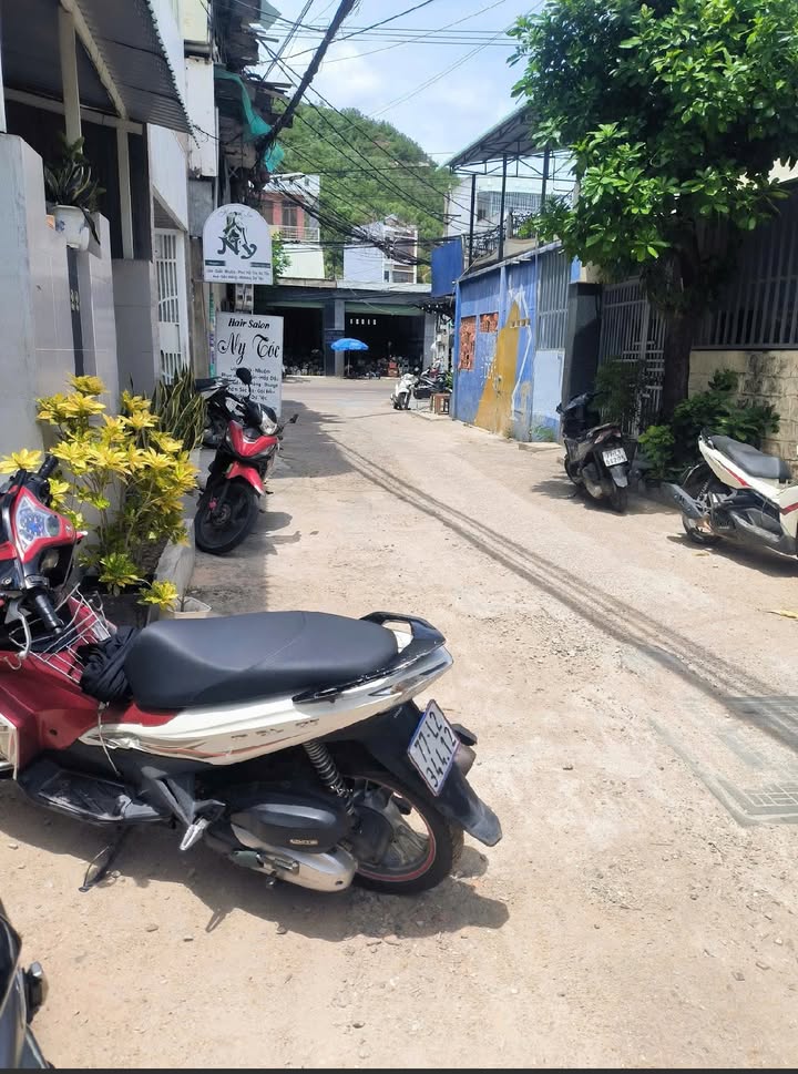 Đất Hẻm Trần Hưng Đạo, P. Đống Đa, Quy Nhơn 72m² giá chỉ 3 tỷ - Sổ đỏ chính chủ!