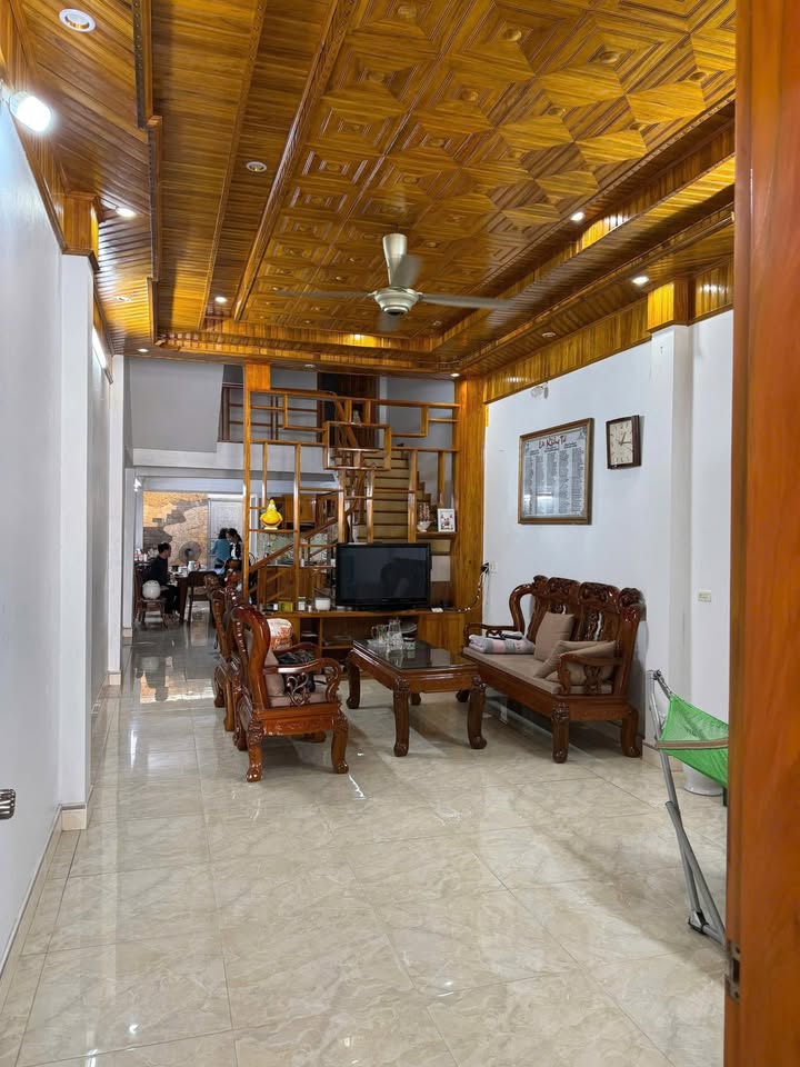 Nhà riêng tại đường Lý Tự Trọng, phường Yên Bái, 80m² - Chính chủ bán gấp!