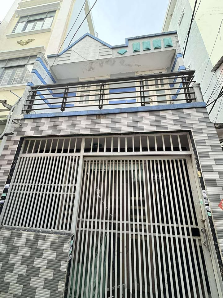 Nhà lô góc Hồng Bàng, Quận 6 - 51m² giá 5.4 tỷ - Hẻm thông thoáng, gần chợ Bình Tây!