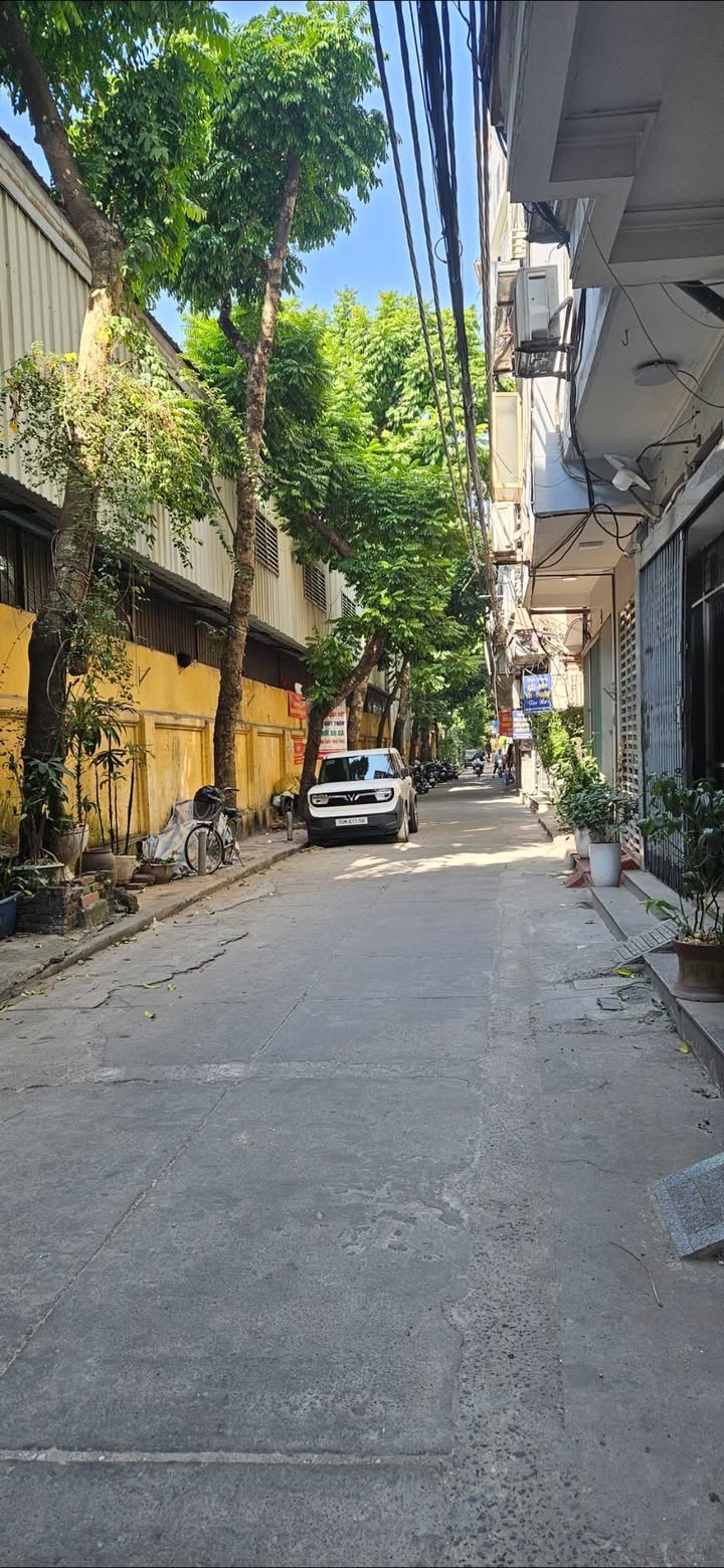 Ga ra ô tô Láng Hạ 55m² giá 21.5 tỷ - Ngõ to như phố, dân xây đẹp!