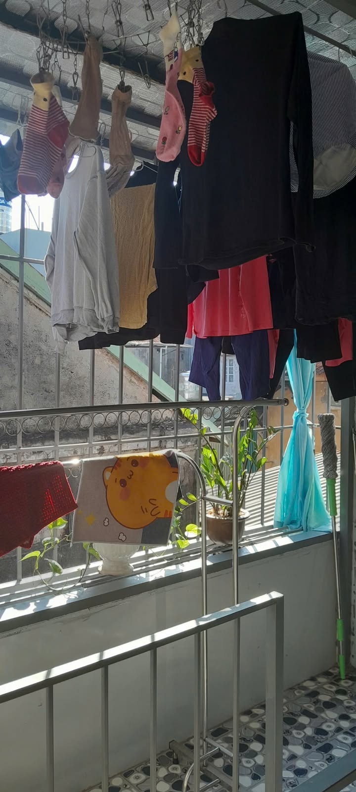 Phòng trọ cho thuê tại Tô Hoàng, 30m² giá 2.8 triệu - Full nội thất, ưu tiên sinh viên nữ!